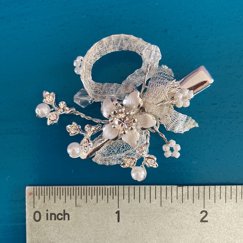 Alfred Angelo silver alligator hair clip - Picture 2 of 3